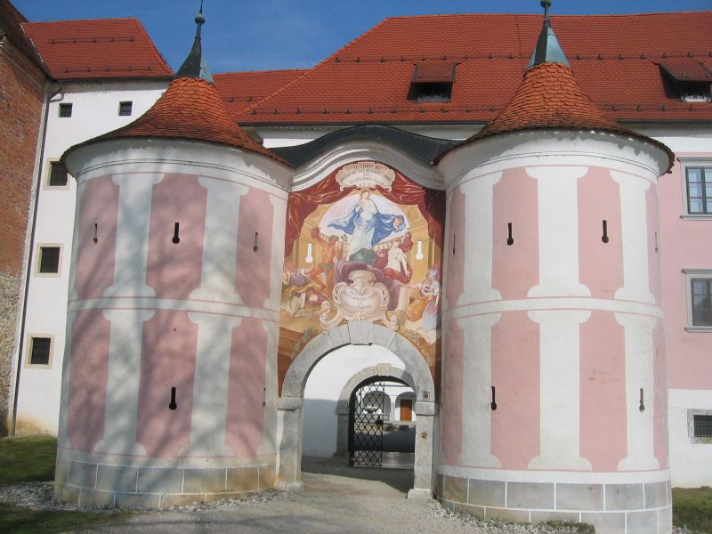 Fichier:Monastère de Kostanjevica na Krki.JPG