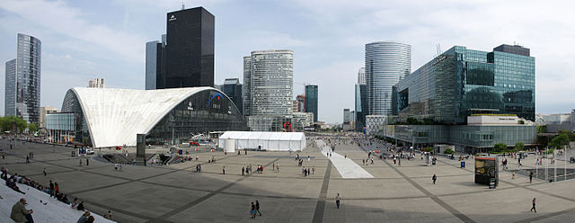Fichier:Panorama-La Défense-Paris-640px.jpg