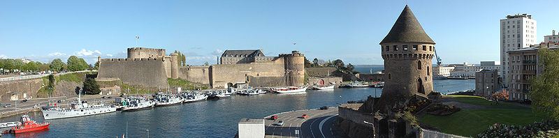 Fichier:Brest - château - tour Tanguy.jpg
