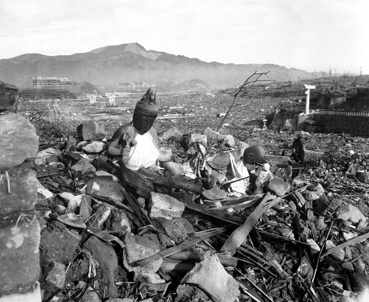 Fichier:Nagasaki temple destroyed.jpg
