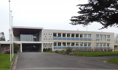 Fichier:Collège Camille Vallaux.jpg