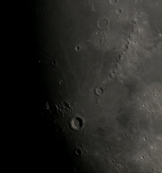Fichier:Thomas Bresson - Centre-lune (by).JPG