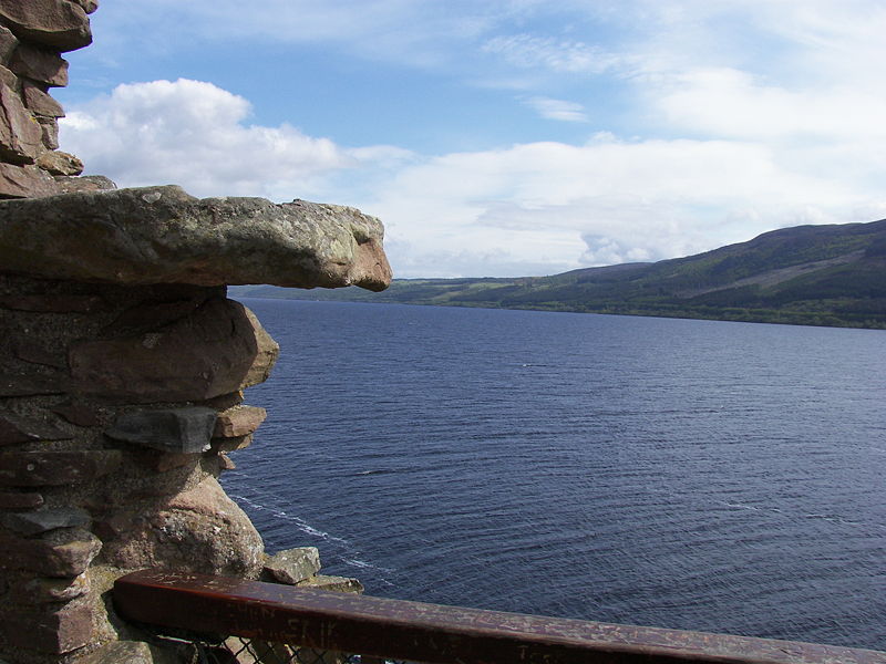 Fichier:Loch Ness from Urquhart Castle.jpg