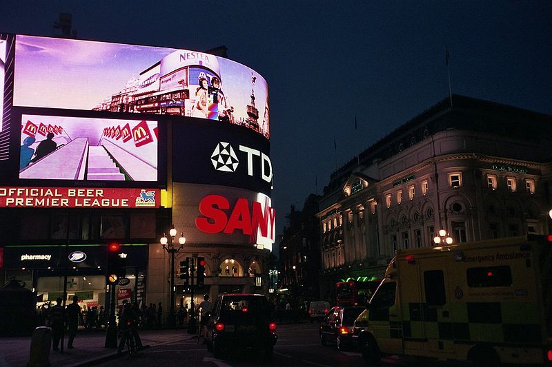 Fichier:Piccadilly Circus-Londres.jpg