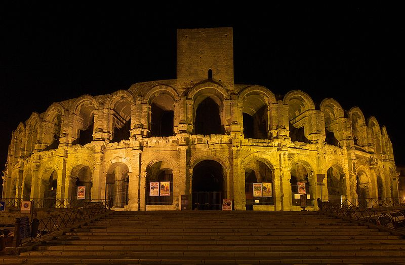 Fichier:Arles Arena North Night.png