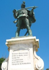 Fichier:Monument, statue dans Hauxeville.jpg