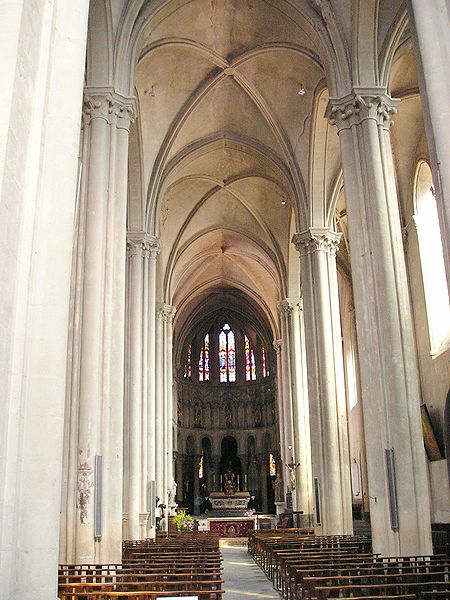 Fichier:Nef gothique-Billom-Puy-de-Dôme.jpg
