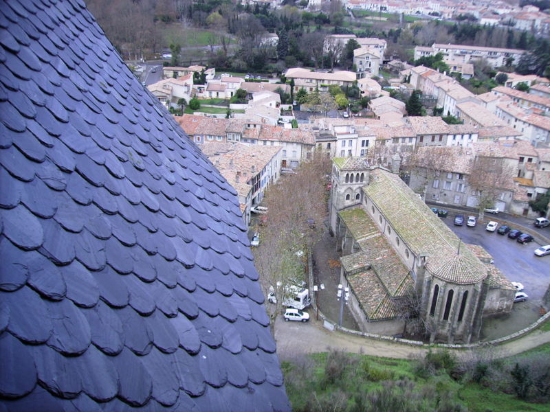 Fichier:Carcassonne church castle roof.jpg