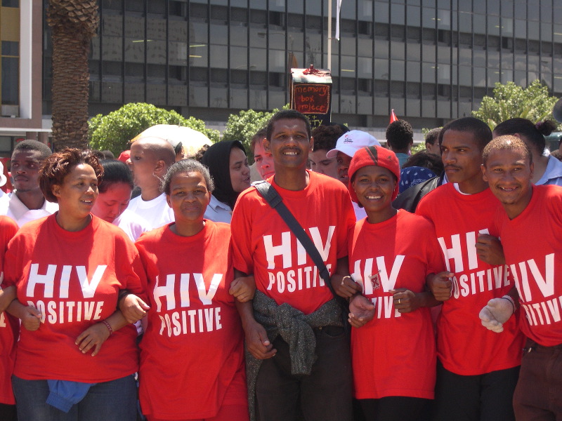 Fichier:Militants sud-africains - Campagne d'accès au traitement contre le sida.jpg