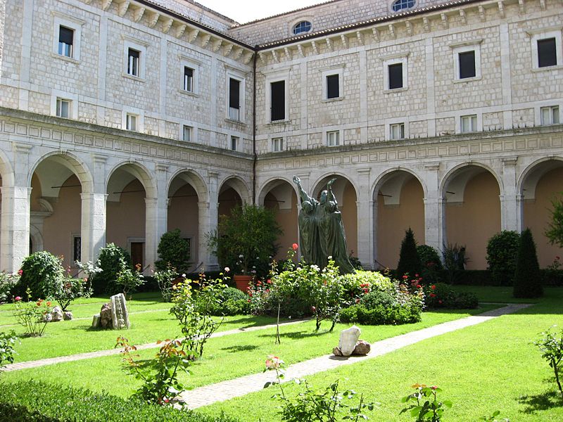 Fichier:Monte Cassino abbey.JPG