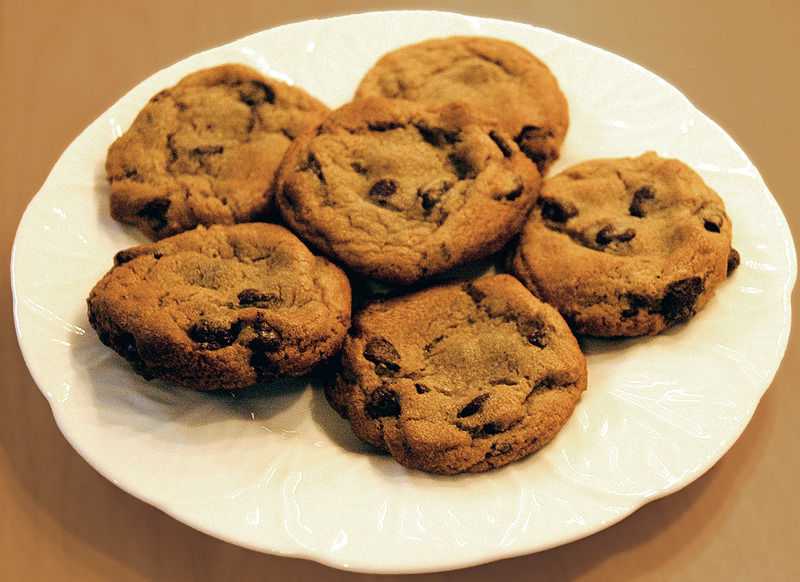 Fichier:800px-Chocolate chip cookies.jpg