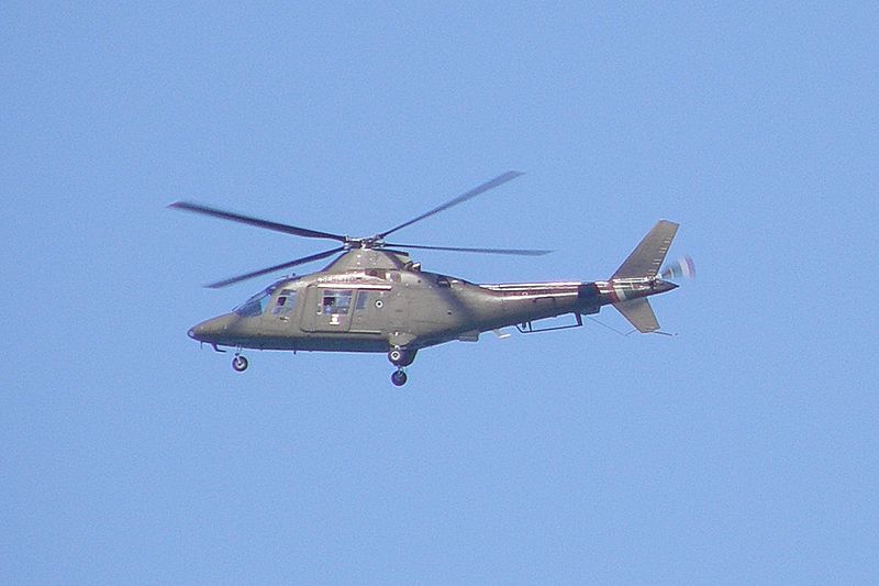Fichier:Aeronautica Militare elicottero 01 (RaBoe).jpg