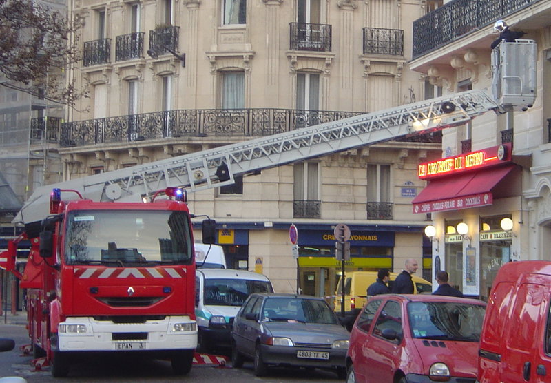 Fichier:Pompiers Paris echelle dsc07355.jpg