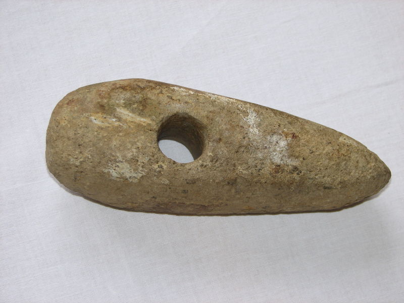       Néolithique Stone_axe_hammer_from_Slovenia_ZN_234_1