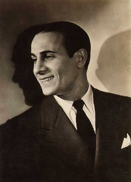 Fichier:Tino Rossi dans les années 1940.jpg