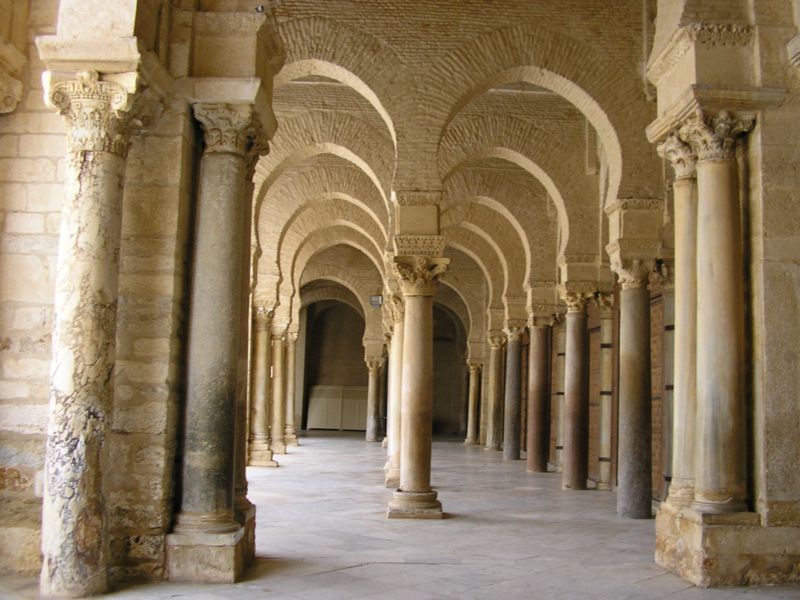Fichier:Galerie grande mosquée Kairouan.jpg