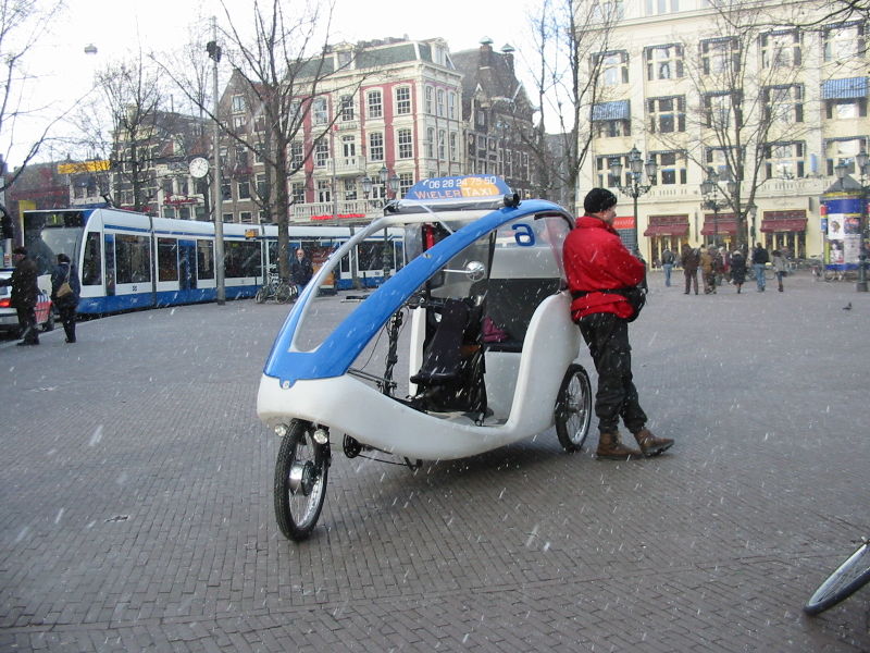Fichier:Bicycle taxi Amsterdam february 2005.JPG