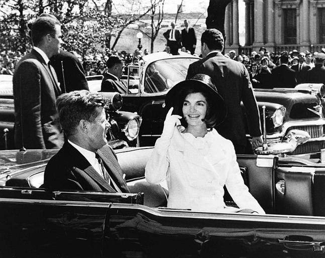 Fichier:John et Jacqueline Kennedy.jpg