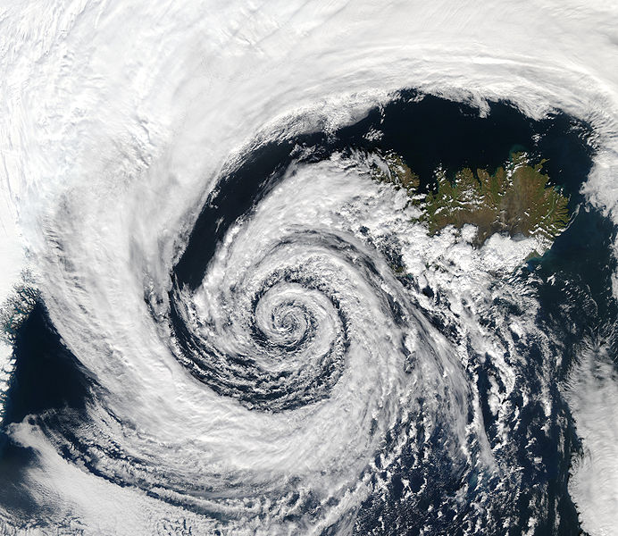 Fichier:Low pressure system over Iceland.jpg