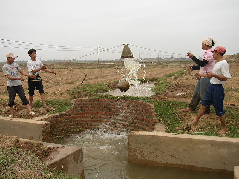 Fichier:Irrigation Vietnam.jpg
