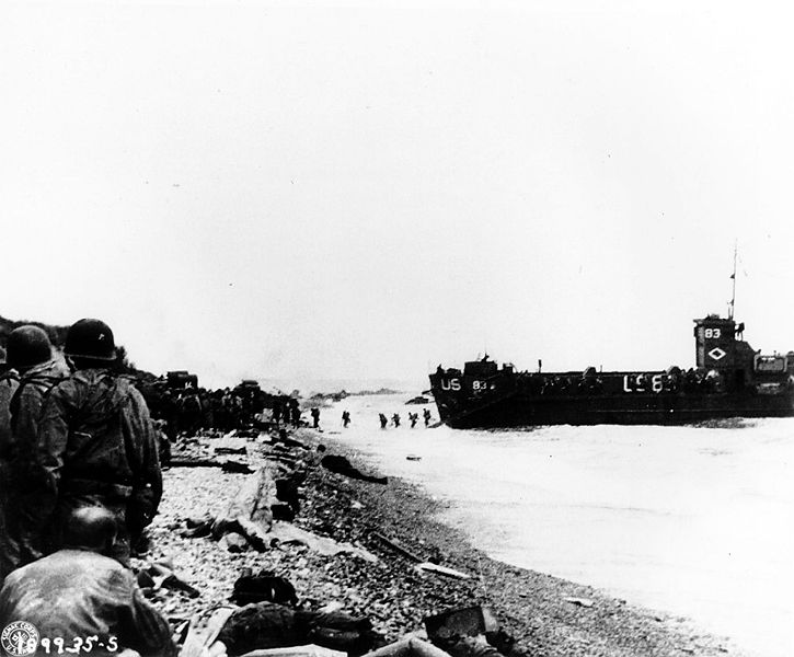Fichier:American assault troops at Omaha Beach 01.jpg