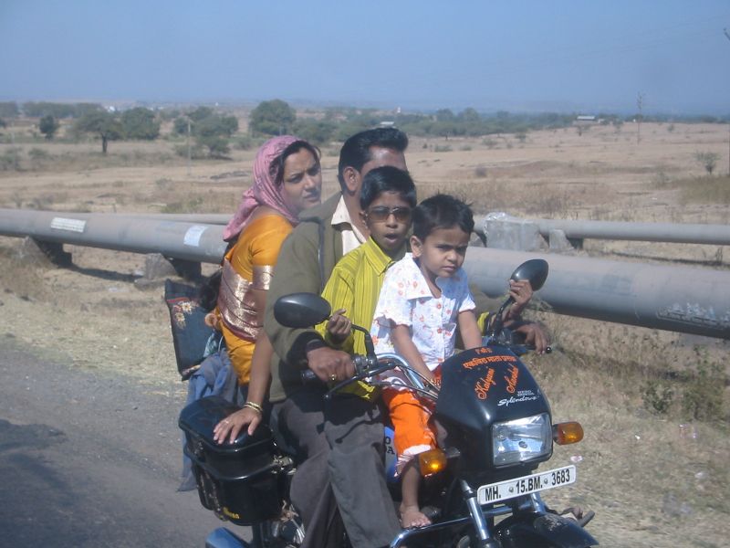Fichier:Famille indienne.jpg