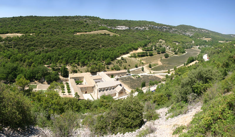 Fichier:Abbaye de Sénanque-Vaucluse.jpg