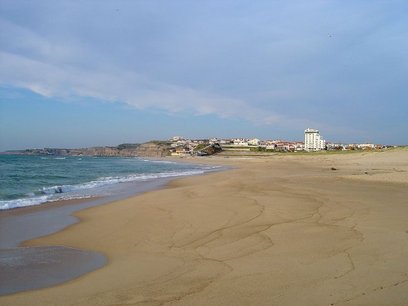 Fichier:Areia Branca e praia do Areal.jpg