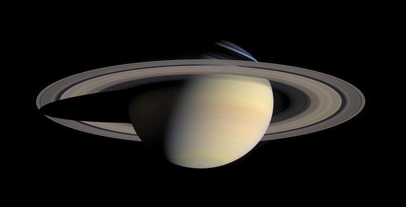 Fichier:Saturn from Cassini Orbiter (2004-10-06).jpg