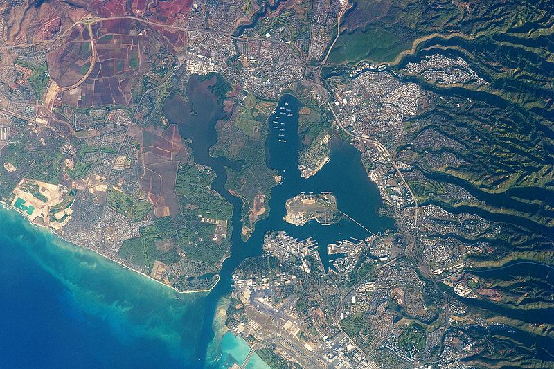 Fichier:Pearl Harbor et ses environs - Hawaï.jpg