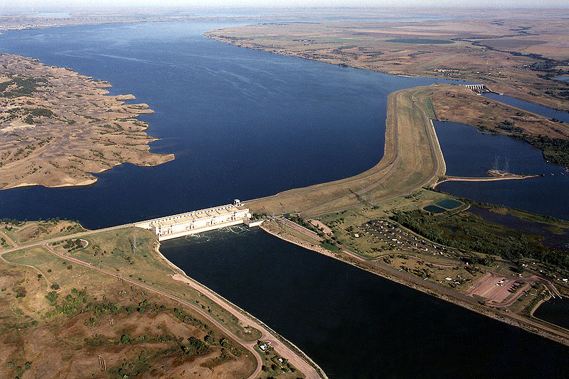 Fichier:Fort Thompson Big Bend Dam-Dakota du Sud.jpg