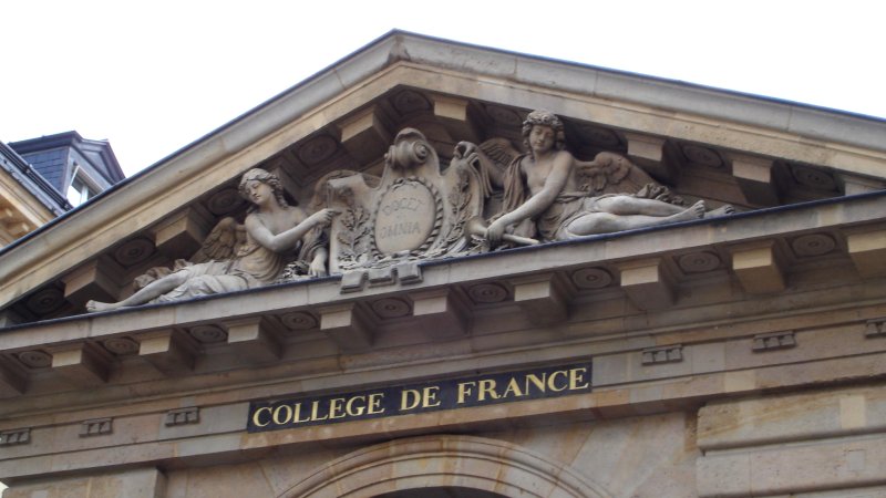 Fichier:Fronton College de France.jpg