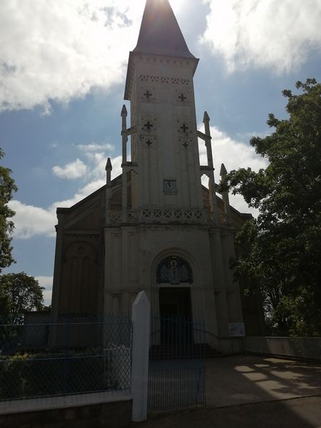 Fichier:Eglise Notre-Dame de Lourdes de Sotteville-lès-Rouen.jpg
