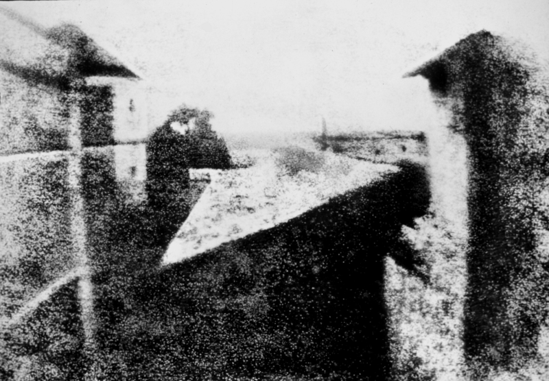 Fichier:View from the Window at Le Gras, Joseph Nicéphore Niépce, uncompressed UMN source.png