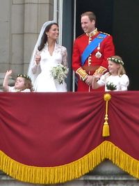 Le duc et la duchesse de Cambridge au balcon, le jour de leur mariage.