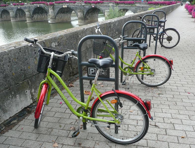 Fichier:Angers - vélos de location.jpg