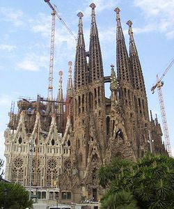 Sagrada Familia en chantier 2002.jpg