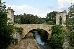Pont Flavien Saint Chamas.jpg