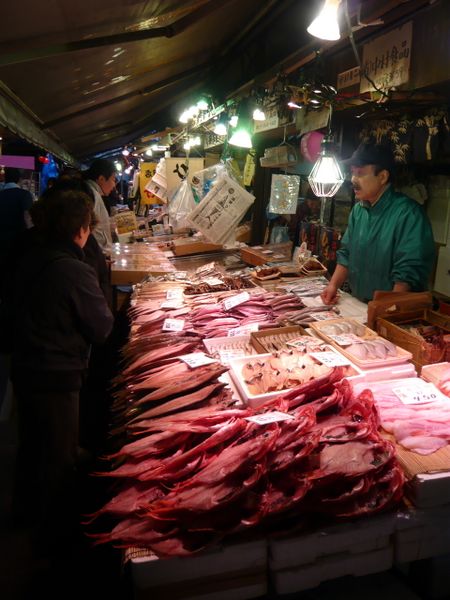 Fichier:Marché aux poissons de Tsukiji.jpg