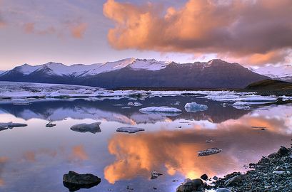 Le Jökulsárlón, lac glaciaire du sud de l'Islande.