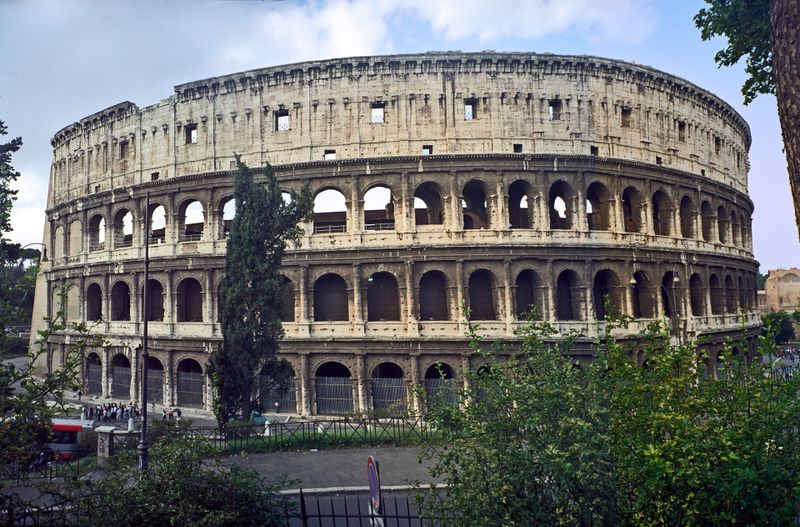 Fichier:Rome - Colisée nord.jpg