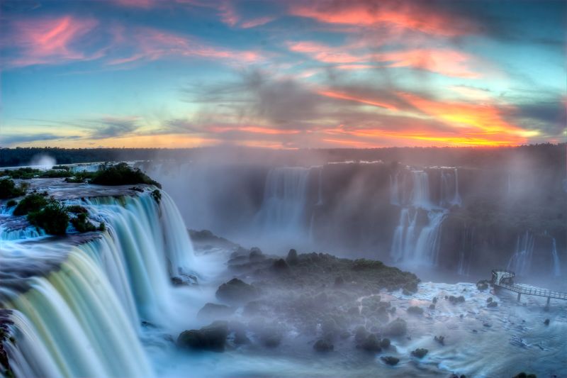 Fichier:Iguazú coucher de soleil.jpg
