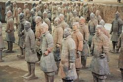 Soldats tombeau Qi Shi Huangdi.jpg