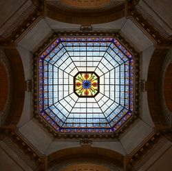Indiana State Capitol dome 2.jpg