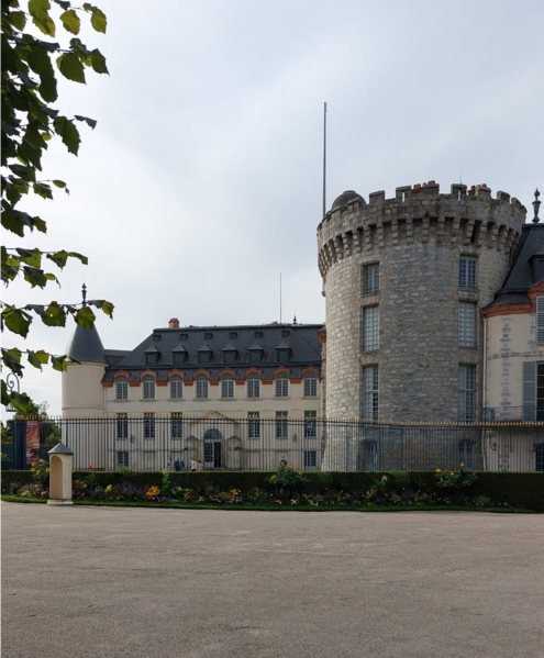 Fichier:Château Rambouillet - Tour François Ier.png
