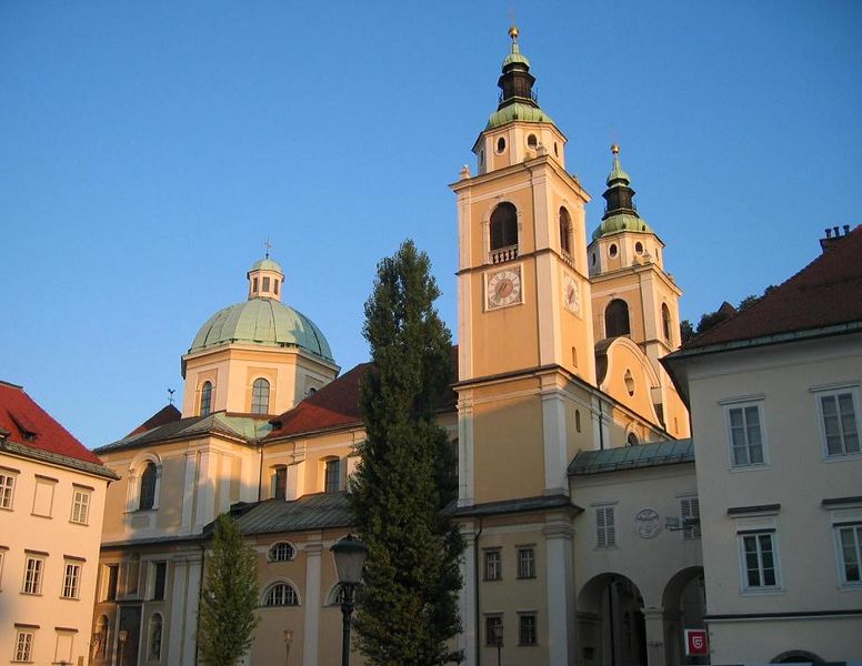 Fichier:StNicholas-Ljubljana.JPG