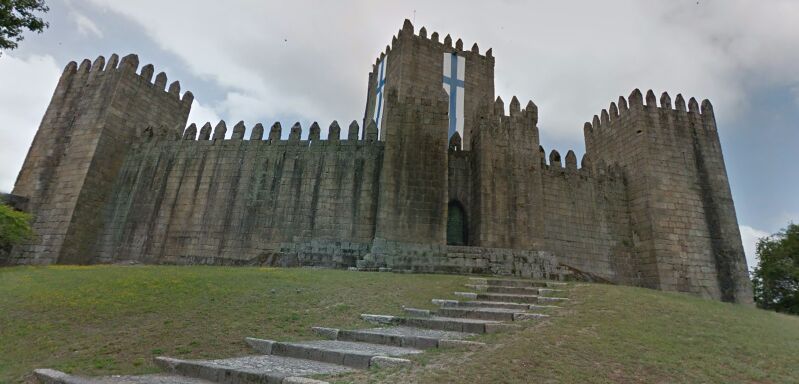 Fichier:Château de Guimarães.jpg