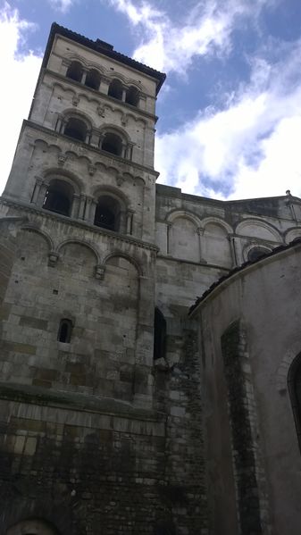Fichier:Tour de l'église Saint-André-le-Bas.jpeg