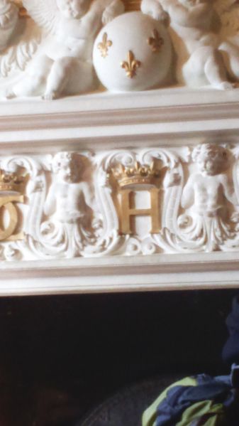 Fichier:Initiales royales chenonceau.JPG