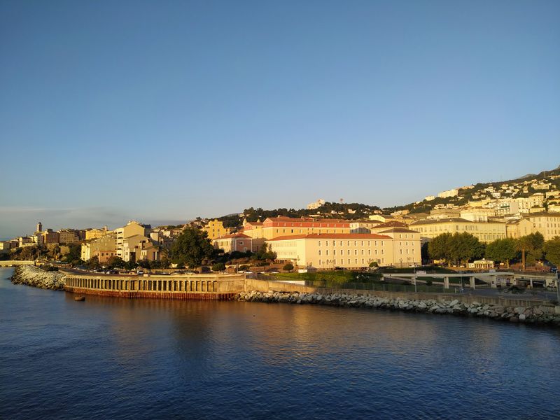 Fichier:Port du Corsica Ferries.jpg